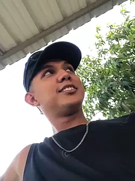 Snapshot of _Usher chatting on 02/24/26, 10:19 Usher online show from 02/24/26, 10:19