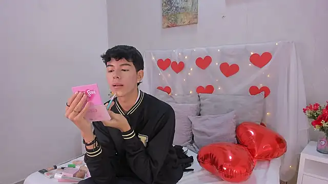 Snapshot of noah_lewiss chatting on 02/17/26, 10:56 noah lewiss online show from 02/17/26, 10:56