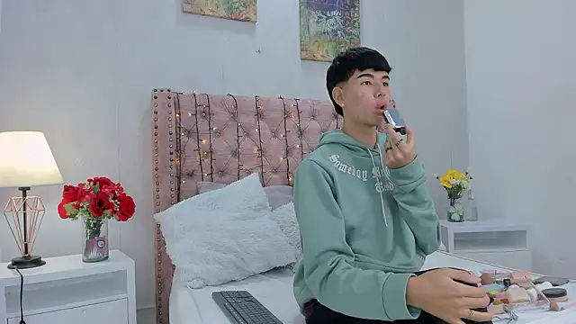 Snapshot of noah_lewiss chatting on 02/20/26, 10:38 noah lewiss online show from 02/20/26, 10:38