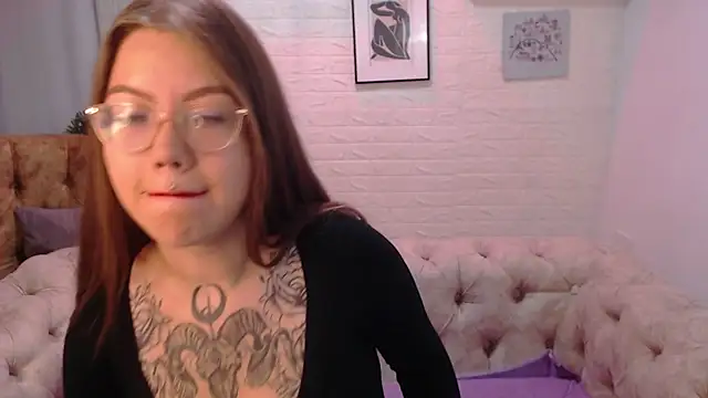 Snapshot of Lissiblom chatting on 02/28/26, 07:48 Lissiblom online show from 02/28/26, 07:48