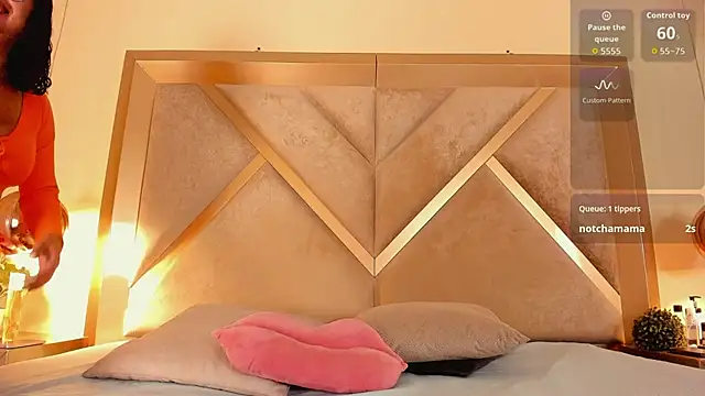 Snapshot of LaraandAxel chatting on 02/25/26, 07:56 LaraandAxel online show from 02/25/26, 07:56