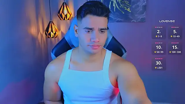 AndresRodriguez1 online show from 04/04/26, 12:24