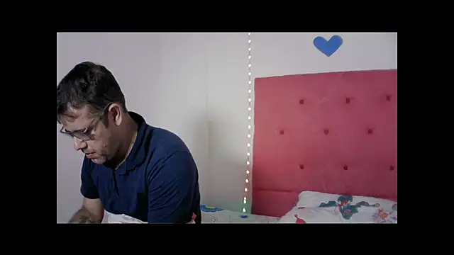 Snapshot of kereyter2 chatting on 02/15/26, 03:14 kereyter2 online show from 02/15/26, 03:14