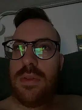 Snapshot of io1Elian chatting on 07/04/26, 11:22 io1Elian online show from 07/04/26, 11:22