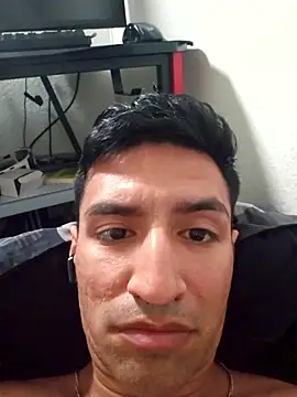 Snapshot of Yoloso33 chatting on 02/22/26, 10:03 Yoloso33 online show from 02/22/26, 10:03