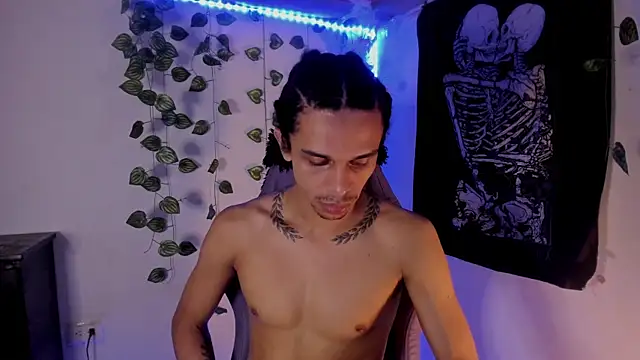 Snapshot of Aaron_Hopper chatting on 02/08/26, 01:25 Aaron Hopper online show from 02/08/26, 01:25