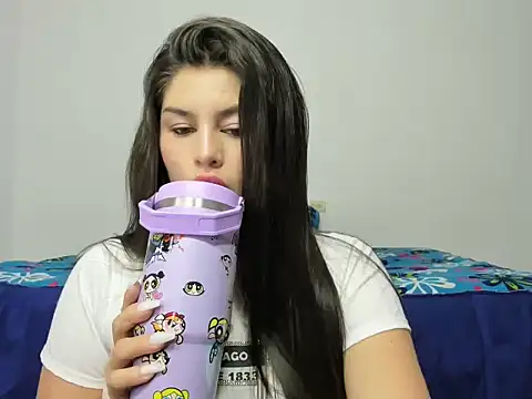 Snapshot of Karina27 chatting on 02/13/26, 05:42 Karina27 online show from 02/13/26, 05:42