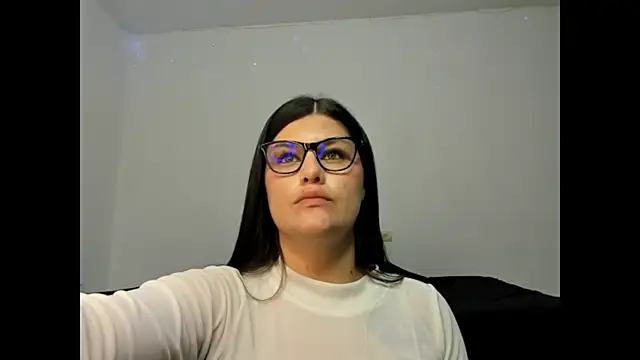 Snapshot of Karina27 chatting on 02/15/26, 04:53 Karina27 online show from 02/15/26, 04:53