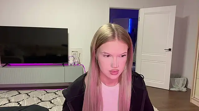 Snapshot of DannSago chatting on 02/24/26, 05:00 DannSago online show from 02/24/26, 05:00