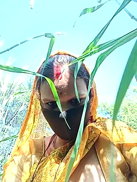 Snapshot of Meena_sakshi chatting on 02/06/26, 09:12 Meena sakshi online show from 02/06/26, 09:12