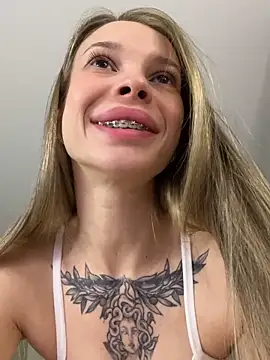 Snapshot of ElyseeXXX chatting on 02/19/26, 10:28 ElyseeXXX online show from 02/19/26, 10:28