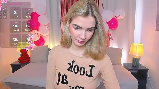 Snapshot of SinLuna_ chatting on 02/15/26, 01:09 SinLuna online show from 02/15/26, 01:09