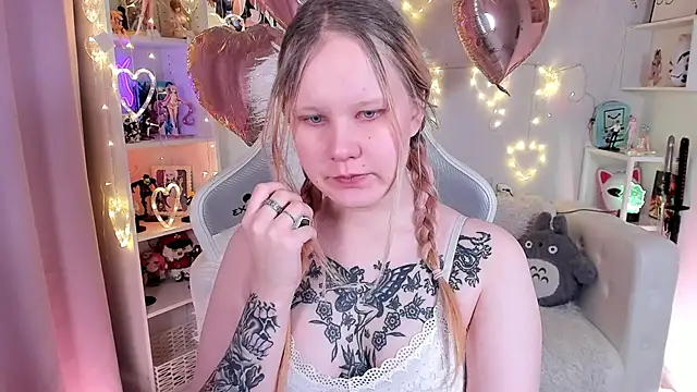 AnnieVibe online show from 02/05/26, 05:39