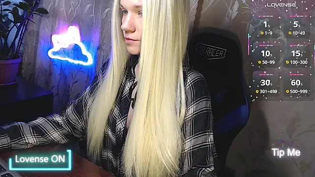 Shiny Victoria online show from 03/18/26, 10:18