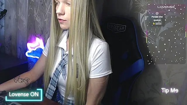 Shiny Victoria online show from 07/25/26, 07:39