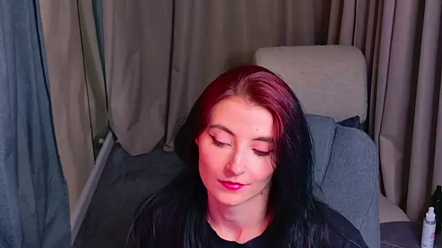 NicoleLuxe online show from 05/12/26, 06:27