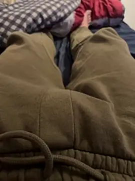 Snapshot of Enzo_2763 chatting on 02/18/26, 05:09 Enzo 2763 online show from 02/18/26, 05:09