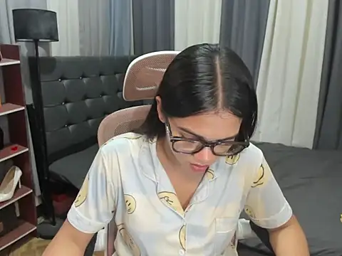 Snapshot of TinyCock_Rein chatting on 02/16/26, 07:15 TinyCock Rein online show from 02/16/26, 07:15