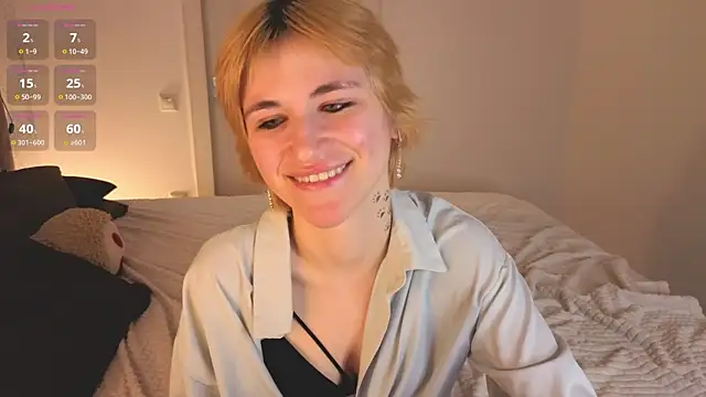 AutumnWhisper online show from 04/23/26, 04:09