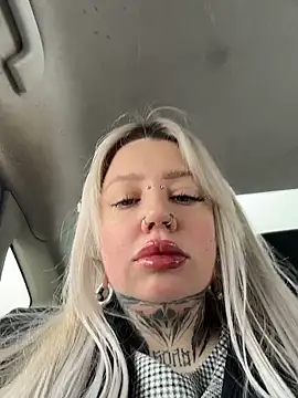 Snapshot of Chiibi chatting on 02/27/26, 10:04 Chiibi online show from 02/27/26, 10:04