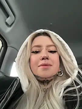 Snapshot of Chiibi chatting on 02/28/26, 10:27 Chiibi online show from 02/28/26, 10:27