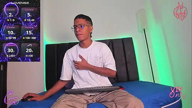 Snapshot of StellayDrake chatting on 02/15/26, 01:41 StellayDrake online show from 02/15/26, 01:41