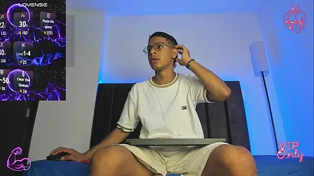 Snapshot of StellayDrake chatting on 02/19/26, 01:51 StellayDrake online show from 02/19/26, 01:51