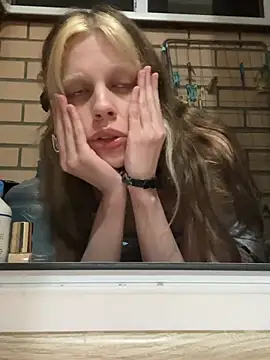 Snapshot of Maxine_gold chatting on 07/05/26, 09:55 Maxine gold online show from 07/05/26, 09:55