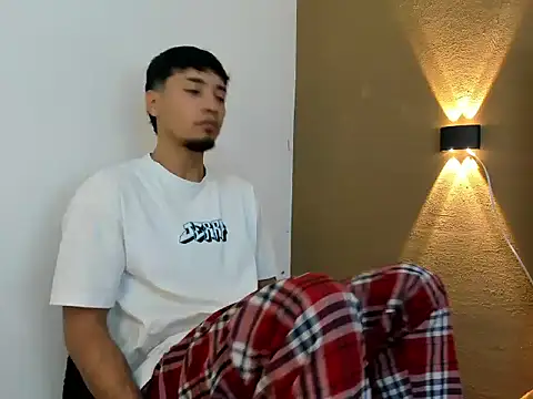 Snapshot of Noah_Smith01 chatting on 02/22/26, 12:45 Noah Smith01 online show from 02/22/26, 12:45