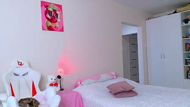 peachiee  online show from 03/16/26, 05:44