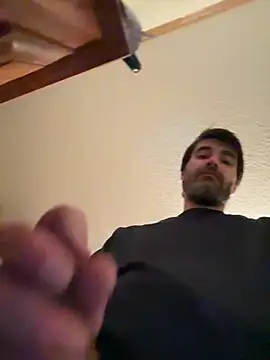Snapshot of tommattsonn chatting on 04/12/26, 02:16 tommattsonn online show from 04/12/26, 02:16