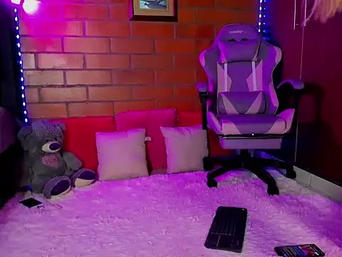 cristalprincess  online show from 03/04/26, 10:27