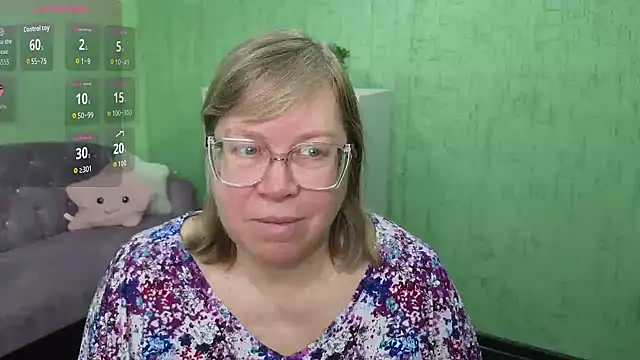 Snapshot of Emma_Eclipsee chatting on 02/05/26, 09:14 Emma Eclipsee online show from 02/05/26, 09:14