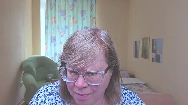 Emma Eclipsee online show from 05/10/26, 11:26