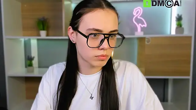 Snapshot of emma_swee chatting on 02/26/26, 12:48 emma swee online show from 02/26/26, 12:48