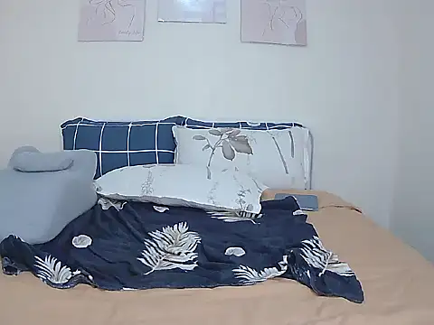 Snapshot of naughtywife118 chatting on 03/01/26, 04:58 naughtywife118 online show from 03/01/26, 04:58