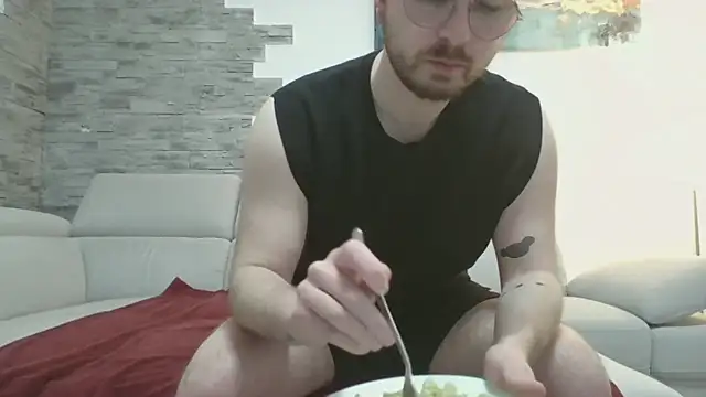 Snapshot of ItalianAlex chatting on 02/11/26, 07:52 ItalianAlex online show from 02/11/26, 07:52