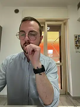 Snapshot of ItalianAlex chatting on 06/03/26, 02:33 ItalianAlex online show from 06/03/26, 02:33