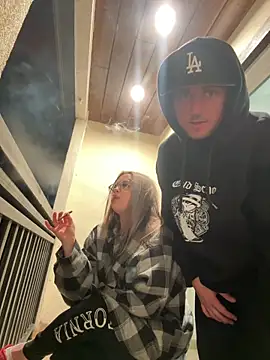 Snapshot of xxlivecouple chatting on 02/20/26, 05:48 xxlivecouple online show from 02/20/26, 05:48