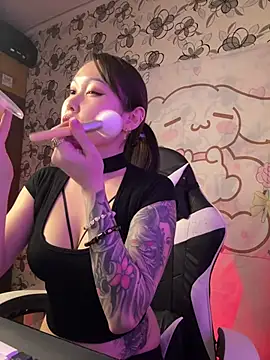 Snapshot of YukiiTYAN chatting on 02/12/26, 04:35 YukiiTYAN online show from 02/12/26, 04:35