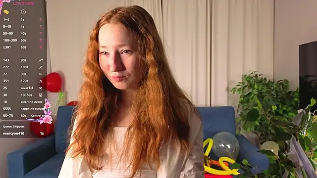 Snapshot of MaraButtrey chatting on 02/14/26, 01:02 MaraButtrey online show from 02/14/26, 01:02