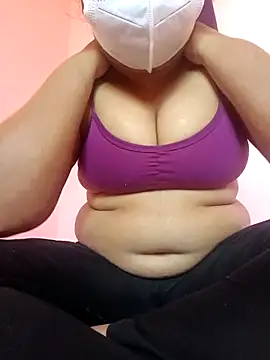 Snapshot of vyshali_vyshu chatting on 02/13/26, 07:15 vyshali vyshu online show from 02/13/26, 07:15