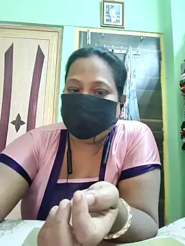 Snapshot of 06Rozi chatting on 02/25/26, 05:28 06Rozi online show from 02/25/26, 05:28