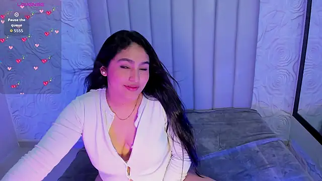 Lya dubois  online show from 04/19/26, 01:32