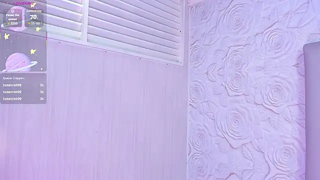 Lya dubois  online show from 04/21/26, 02:51