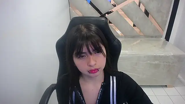 elizabeth t  online show from 02/24/26, 07:56