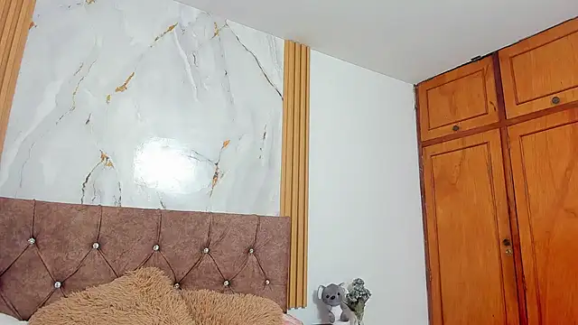 Candyfox2606 online show from 03/09/26, 06:01