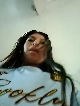 MeelFox online show from 04/09/26, 12:10