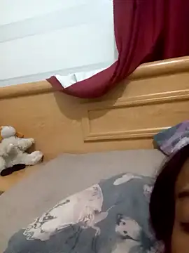 Snapshot of loveofpetitegirls34 chatting on 02/14/26, 07:21 loveofpetitegirls34 online show from 02/14/26, 07:21