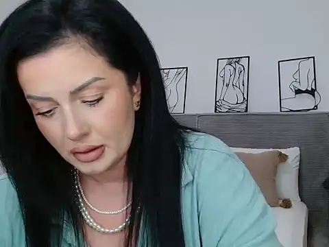 Snapshot of Jasmin0e chatting on 05/02/26, 02:33 Jasmin0e online show from 05/02/26, 02:33